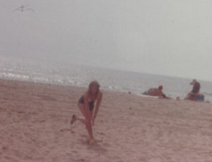 beach frisbee